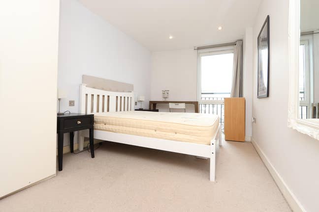 3-Bed Flat 10mins Walk Dalston Junction Couple ✓  Main Photo