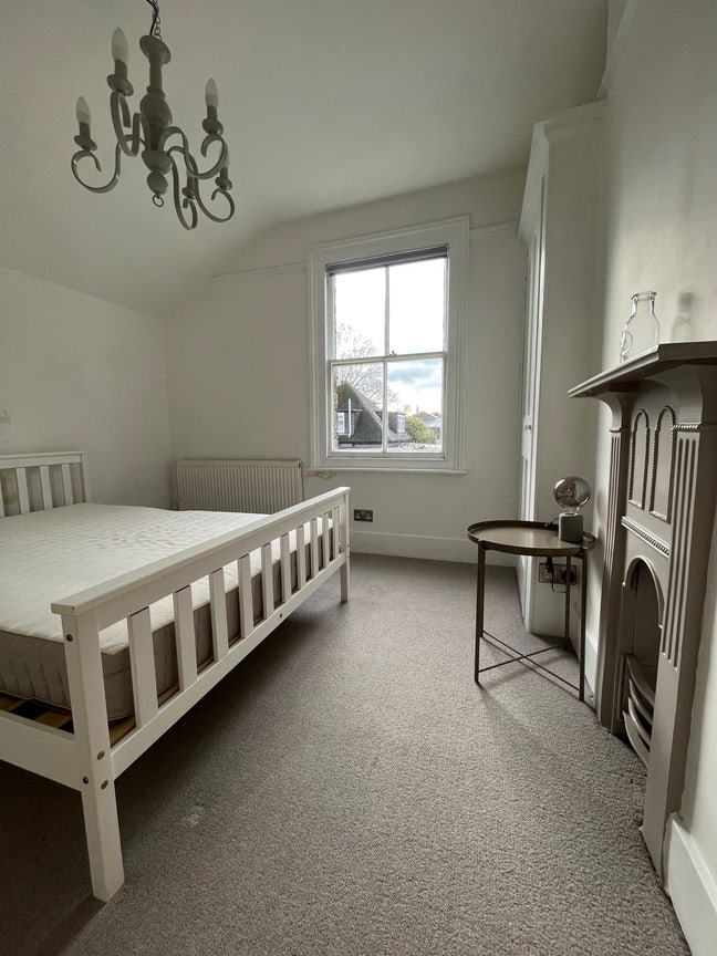 Uxbridge: Double Room Available (Single Occupancy) Main Photo
