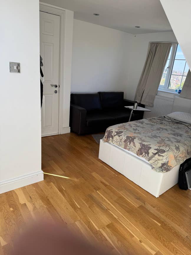 En-suite double room  Main Photo