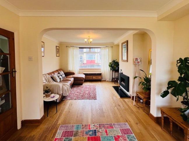 Bright Spacious Double Room w Garden & Parking Main Photo