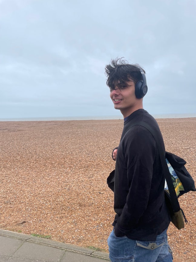 Student Looking for room Main Photo