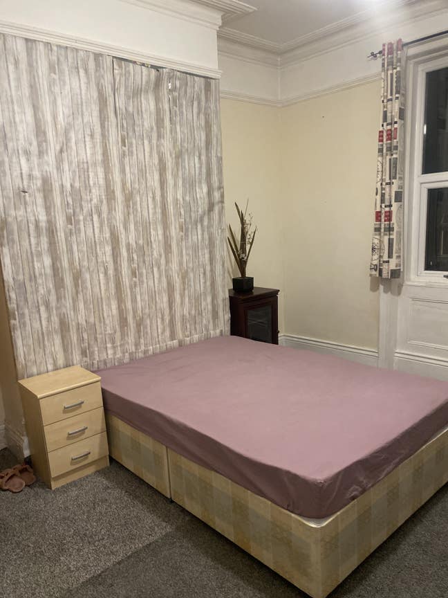 Large Room and Double Room Available  Main Photo