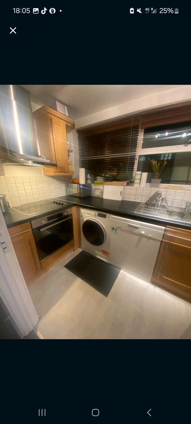 One double bedroom in Kentish Town Main Photo