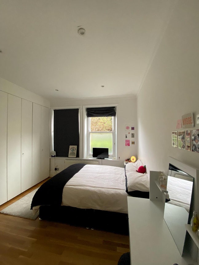 Ensuite Wimbledon Flat Main Photo