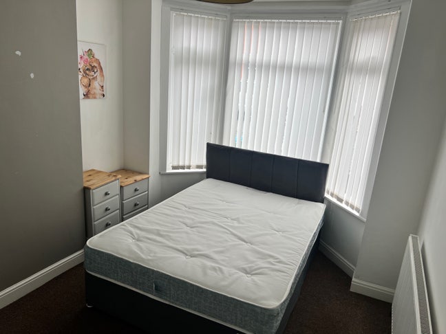 One fully furnished double bedroom available  Main Photo