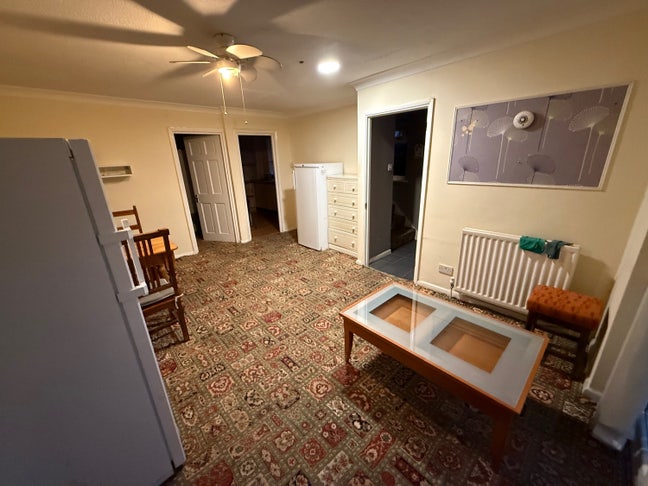 1 single 1 double room in an Enfield house Main Photo