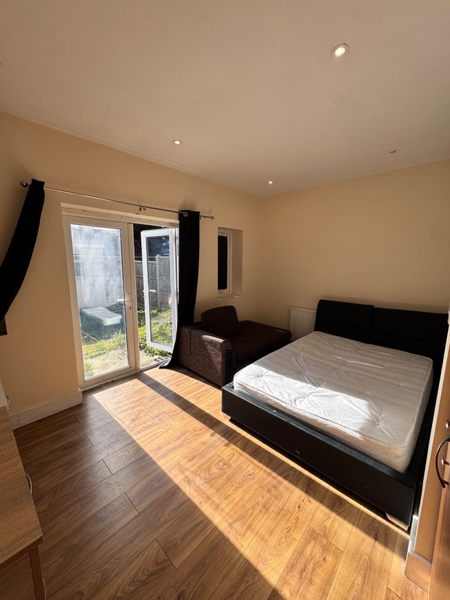 Nice En-suite in Tottenham-Bills Inc✅-Priv Garden Main Photo