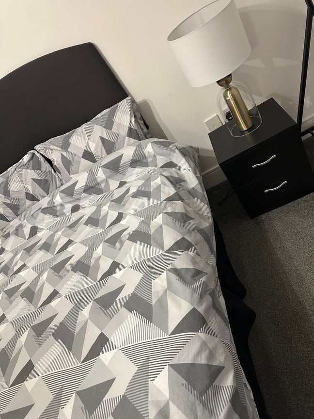Double room Romford - very clean, peaceful space!! Main Photo