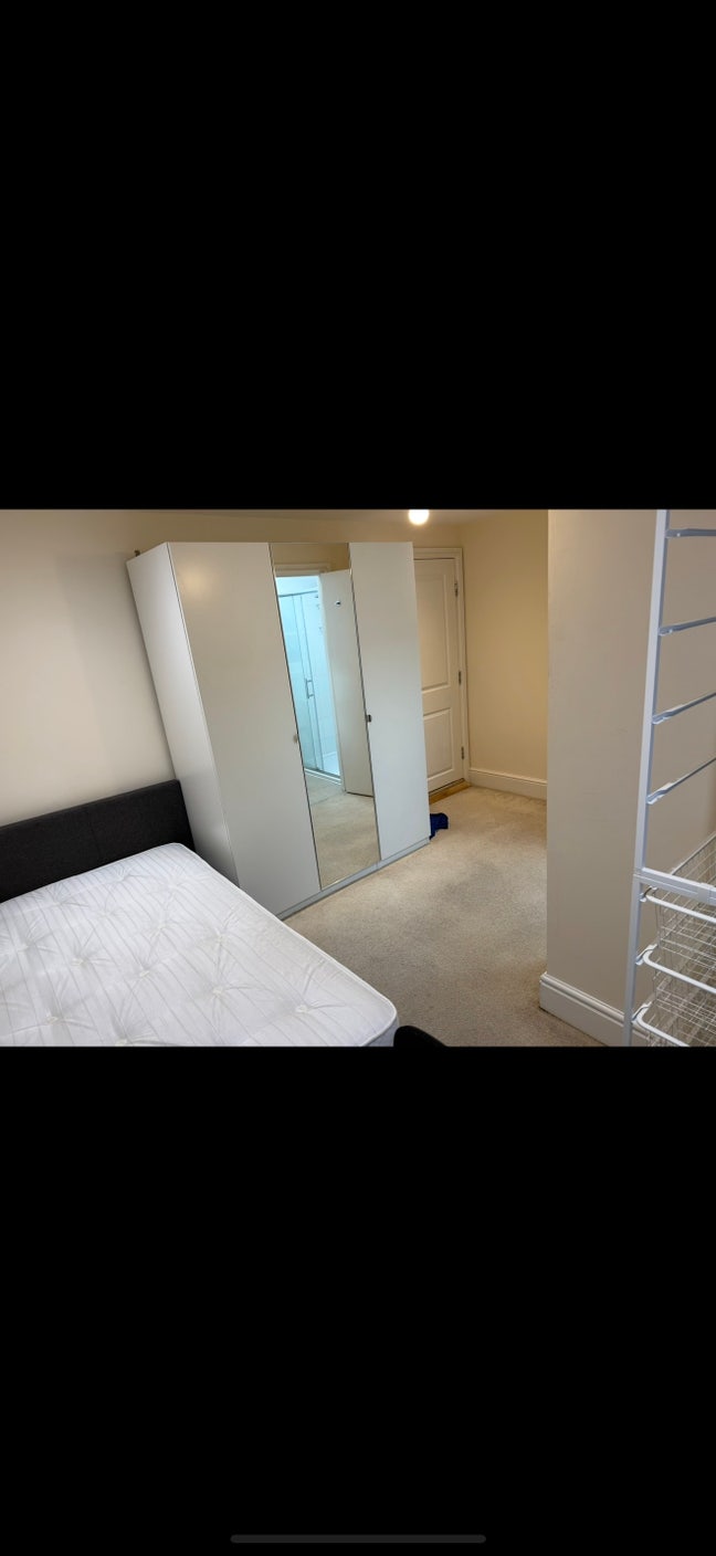 1 Ensuite double room for rent all bills included Main Photo