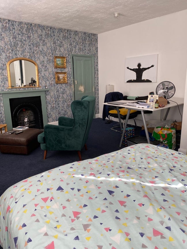 Extra Large Double Room Town Centre Main Photo