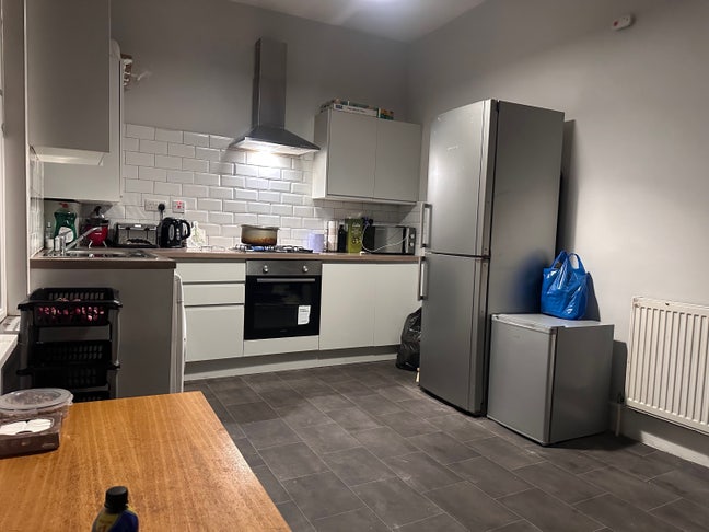 Double room to let for 750£ Main Photo