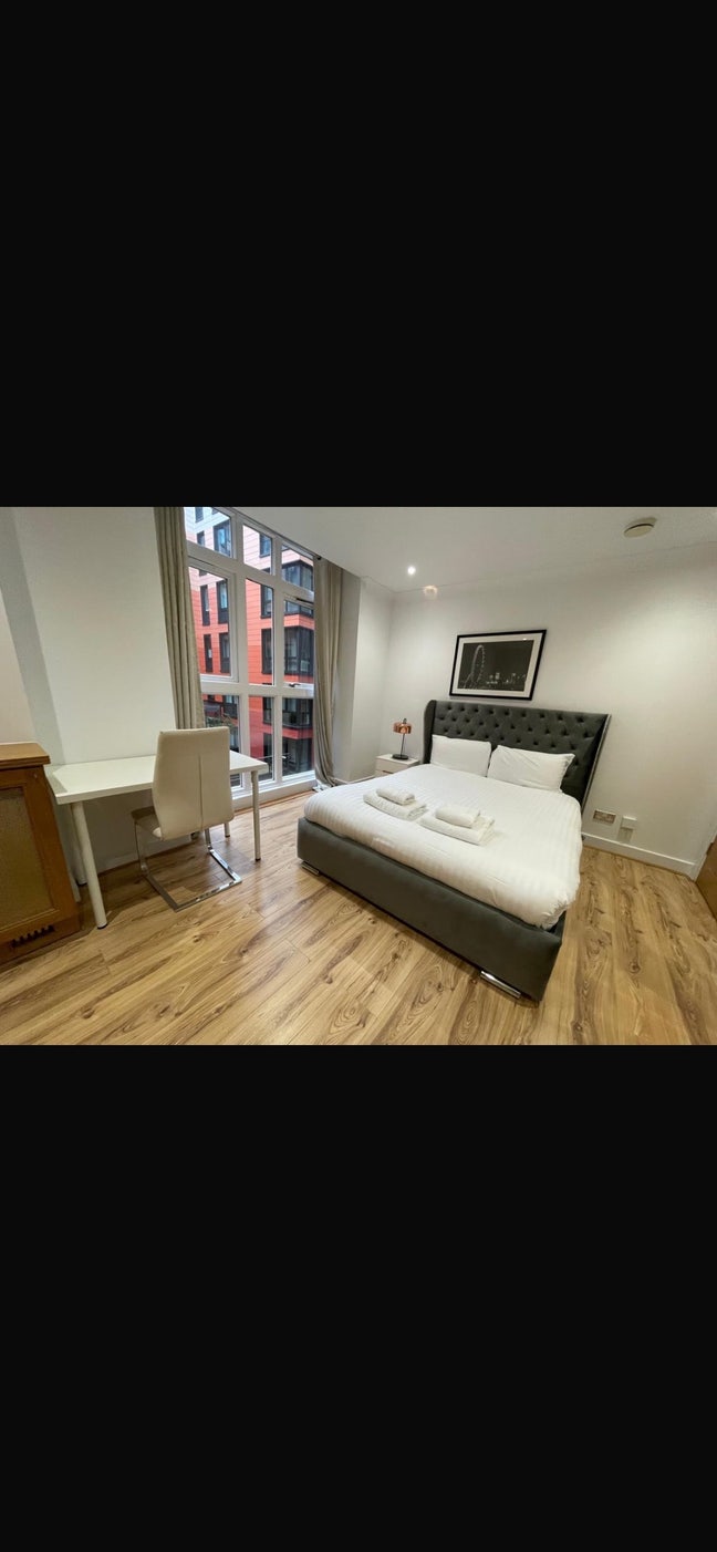 Big en-suite double room in prime location Main Photo