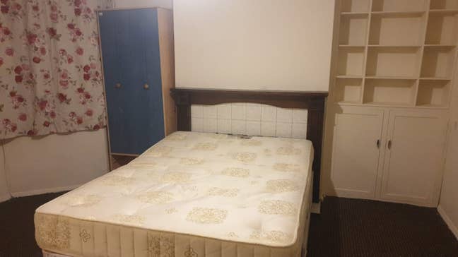 Large Double Room  Main Photo