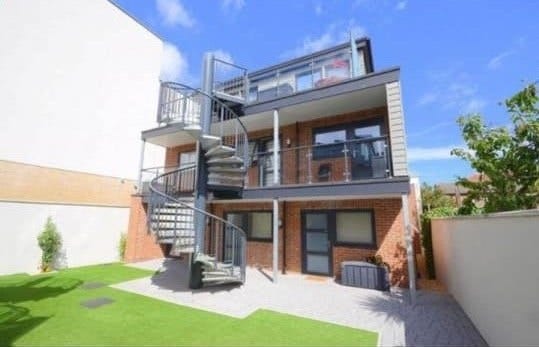 Modern studio flat available to rent Main Photo