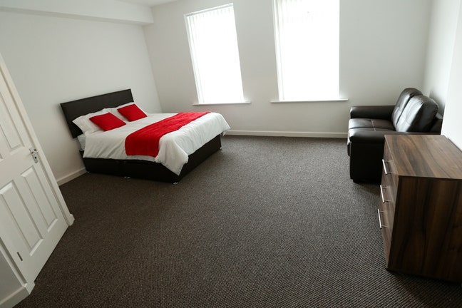 *NEW* Ensuite Room In Leigh Town Centre Main Photo