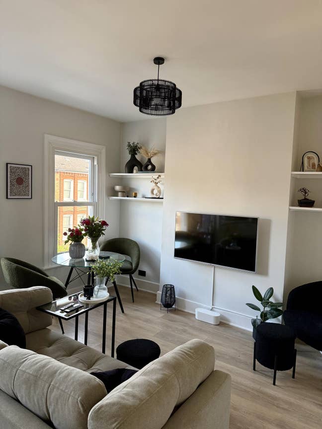 Bright Modern Flat - Can be rented as 1 or 2 bed Main Photo