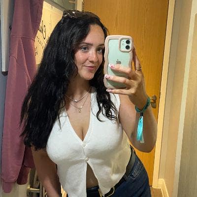 Looking for a room or a gang to buddy up with Main Photo