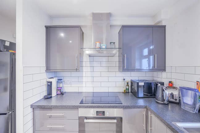 2 Rooms Available in London Fields // Bills Inc Main Photo