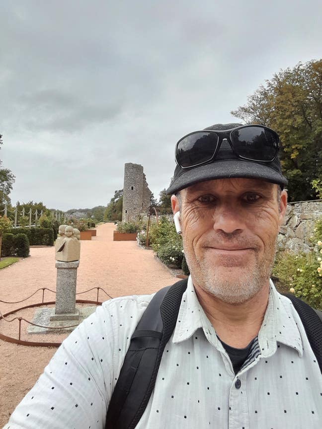 48 year old Male seeks a single or double room Main Photo