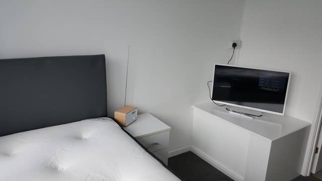 Quality Newly Refurbished Quiet Single Room Main Photo