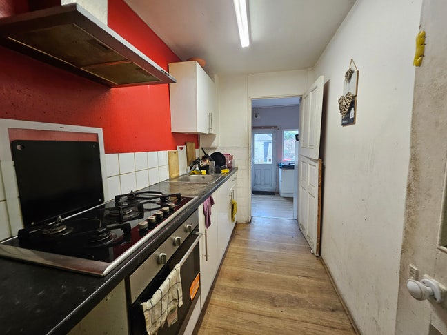 Excellent house share many local amenities...EN3 Main Photo