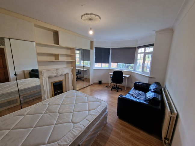 Massive Double room All Bills Inc. Ref St Main Photo