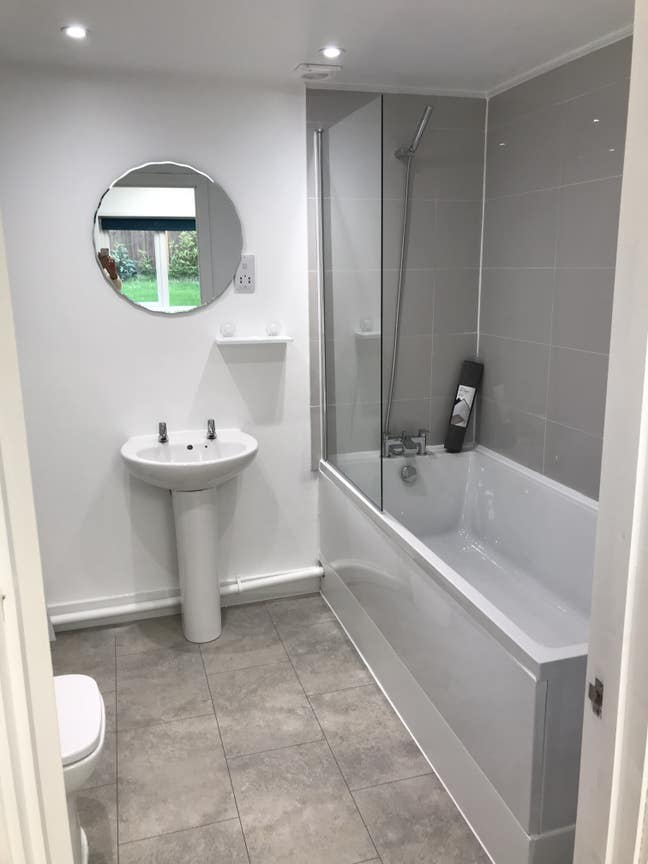 A quality self contained studio flat Main Photo