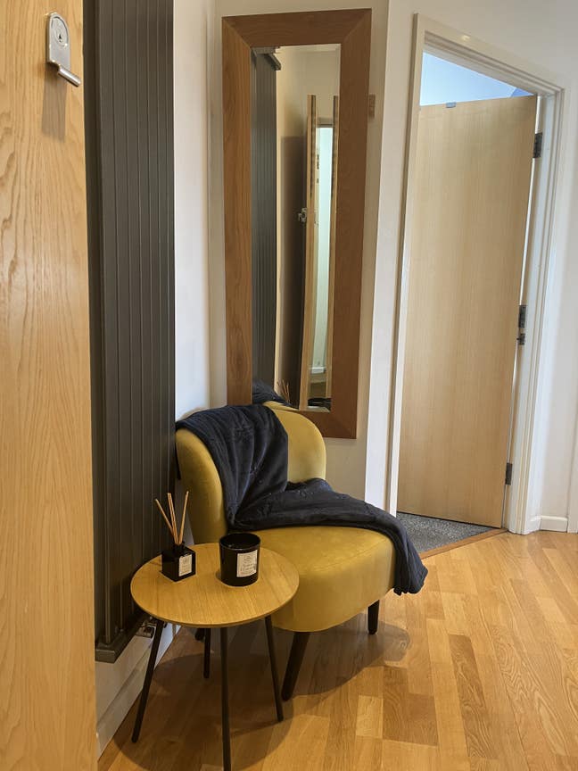 Modern double room in top floor apartment  Main Photo