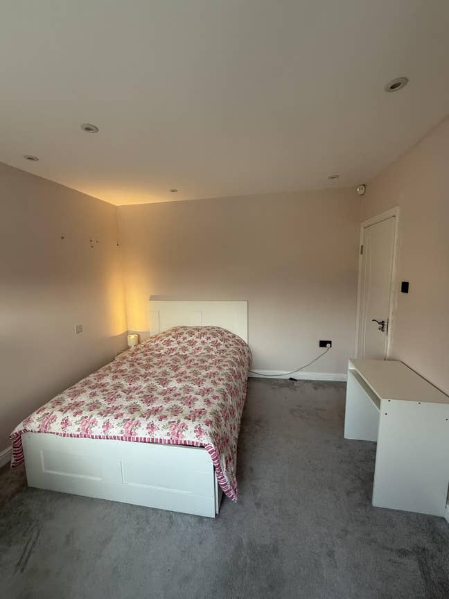 Spacious double room fully furnished in Surbiton Main Photo