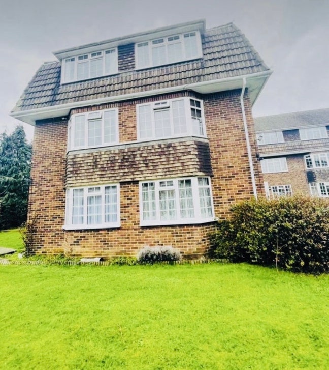 Single Room For Rent in Morden - Female Only Main Photo