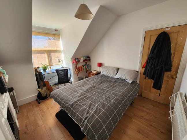 Cute double room in 3-bed maisonette to rent Main Photo