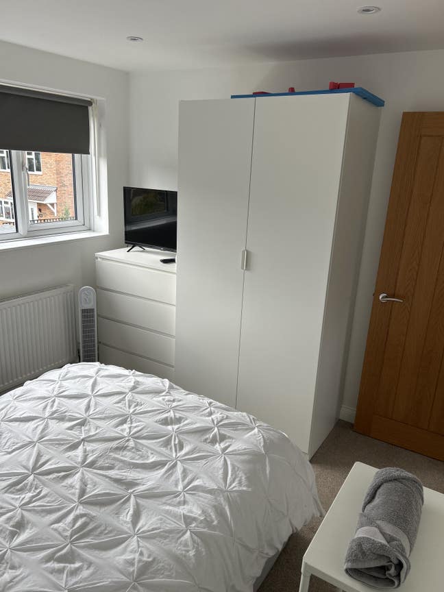 Beautiful room in very clean, well decorated home Main Photo
