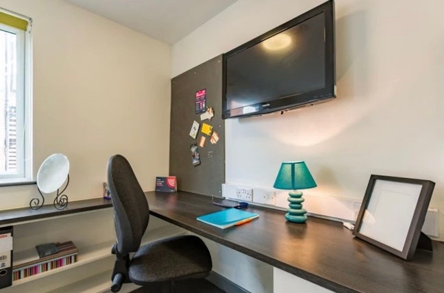 2 Studio Accommodations Main Photo