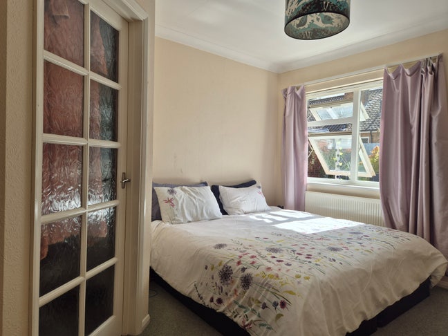 3 Months fully furnished, detached 2-bed in Ely Main Photo