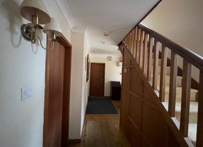 Lovely Milton Rd Home- Large  Room Available Main Photo