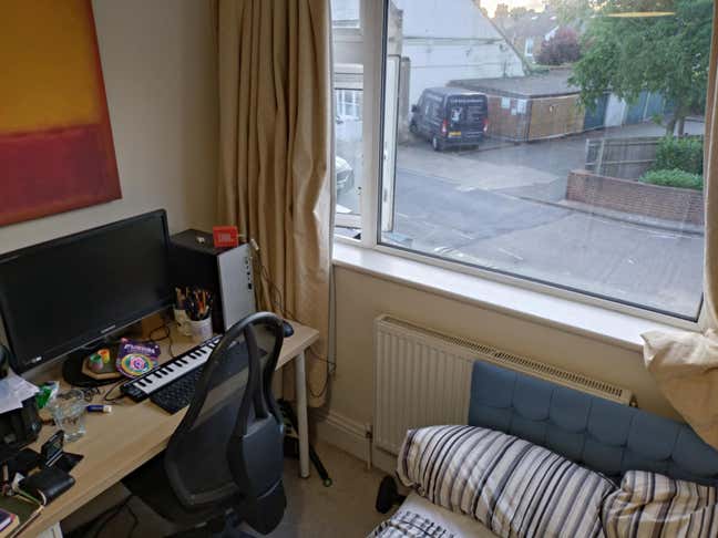 Room in 3 bedroom flat Main Photo