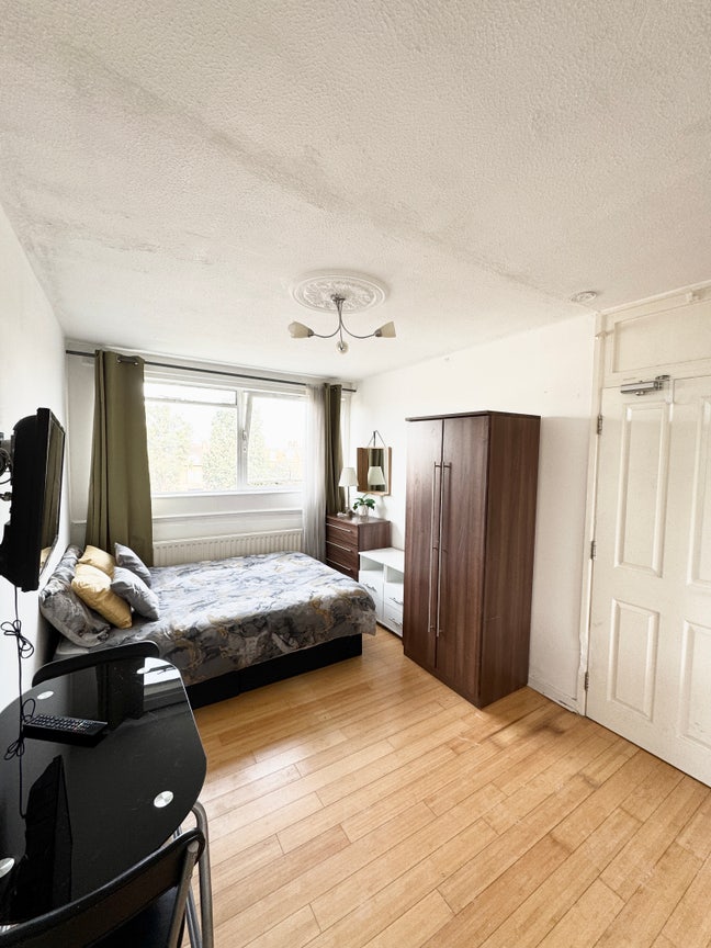 2 Doubles  in Putney Main Photo