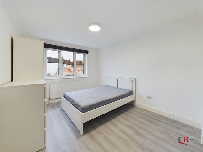 Double Ensuite Room Near Dollis Hill Station  Main Photo