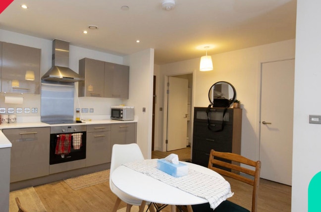 Looking for one person to join apartment Main Photo