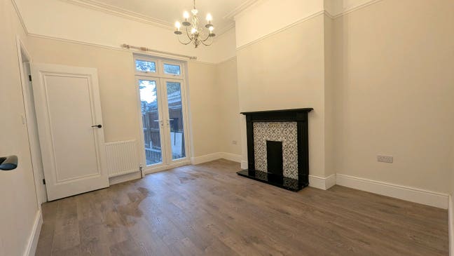 Spacious Room,  Private Bathroom – All Bills Inc Main Photo