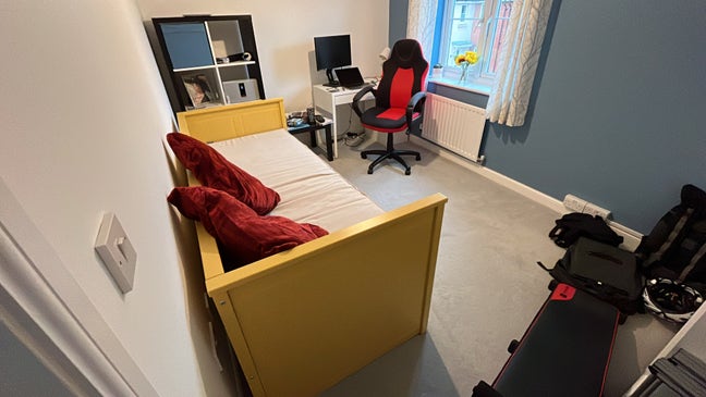 Nice room, Monday -- Friday Horfield Main Photo