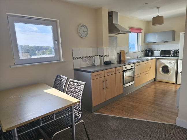 2 Bedroom Flat Available! Luneside Main Photo