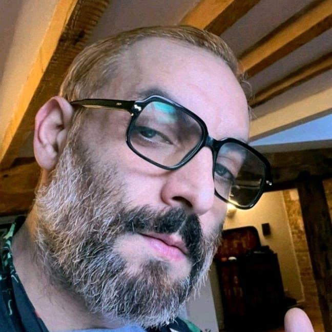 Professional Male seeks a double room Main Photo