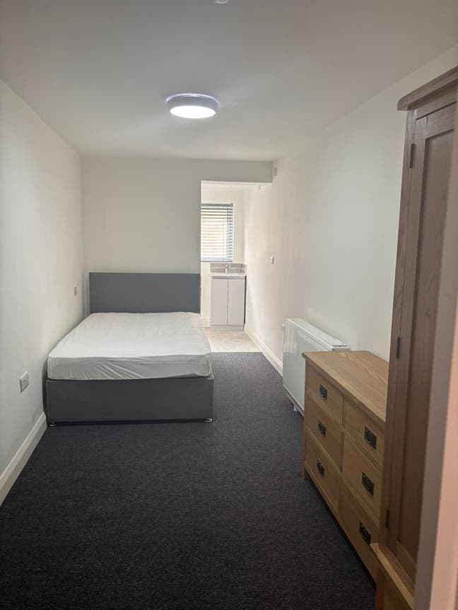 Ensuite rooms in town centre location Main Photo