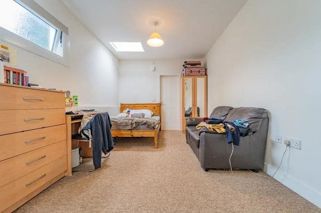 Studio Room to let - Birmingham B29 7ED - £850 Main Photo