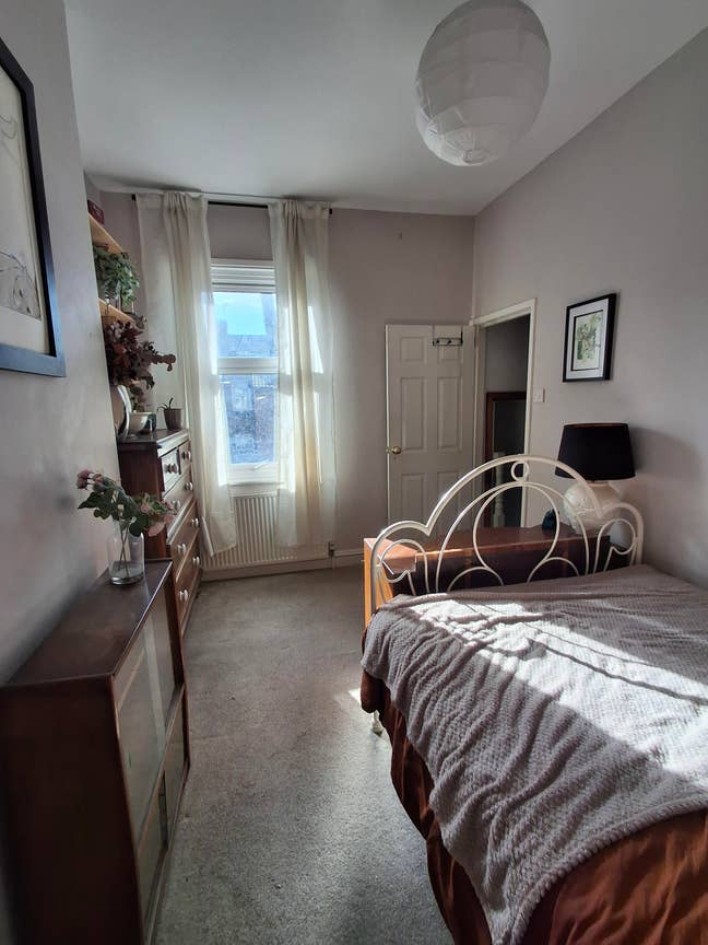 Comfortable double room for short-term let in Boot Main Photo