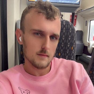 29 year old Male seeks a double room Main Photo