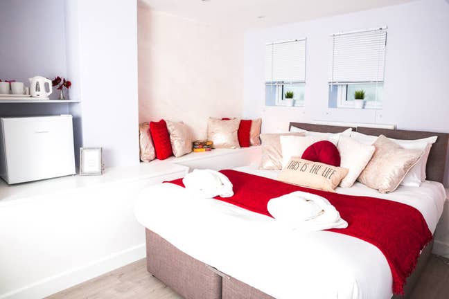 Large ensuite room in the Meads Main Photo