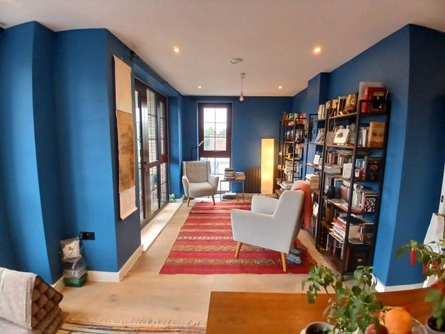 Room available 4-6 months Main Photo