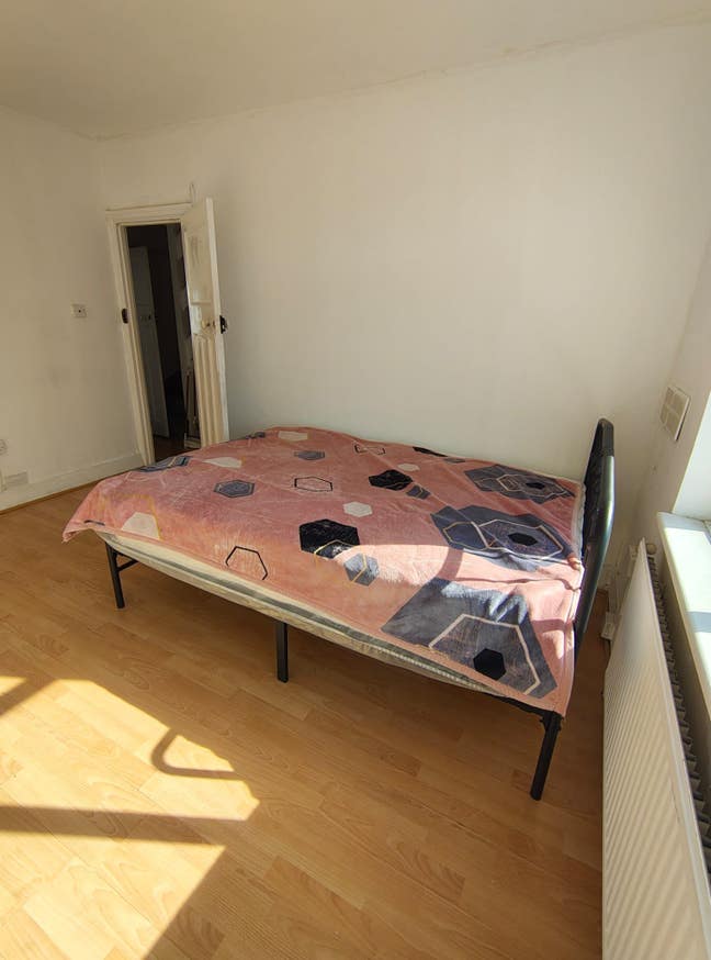 Double Room to let in Croydon CR0 2SJ For £850 Main Photo